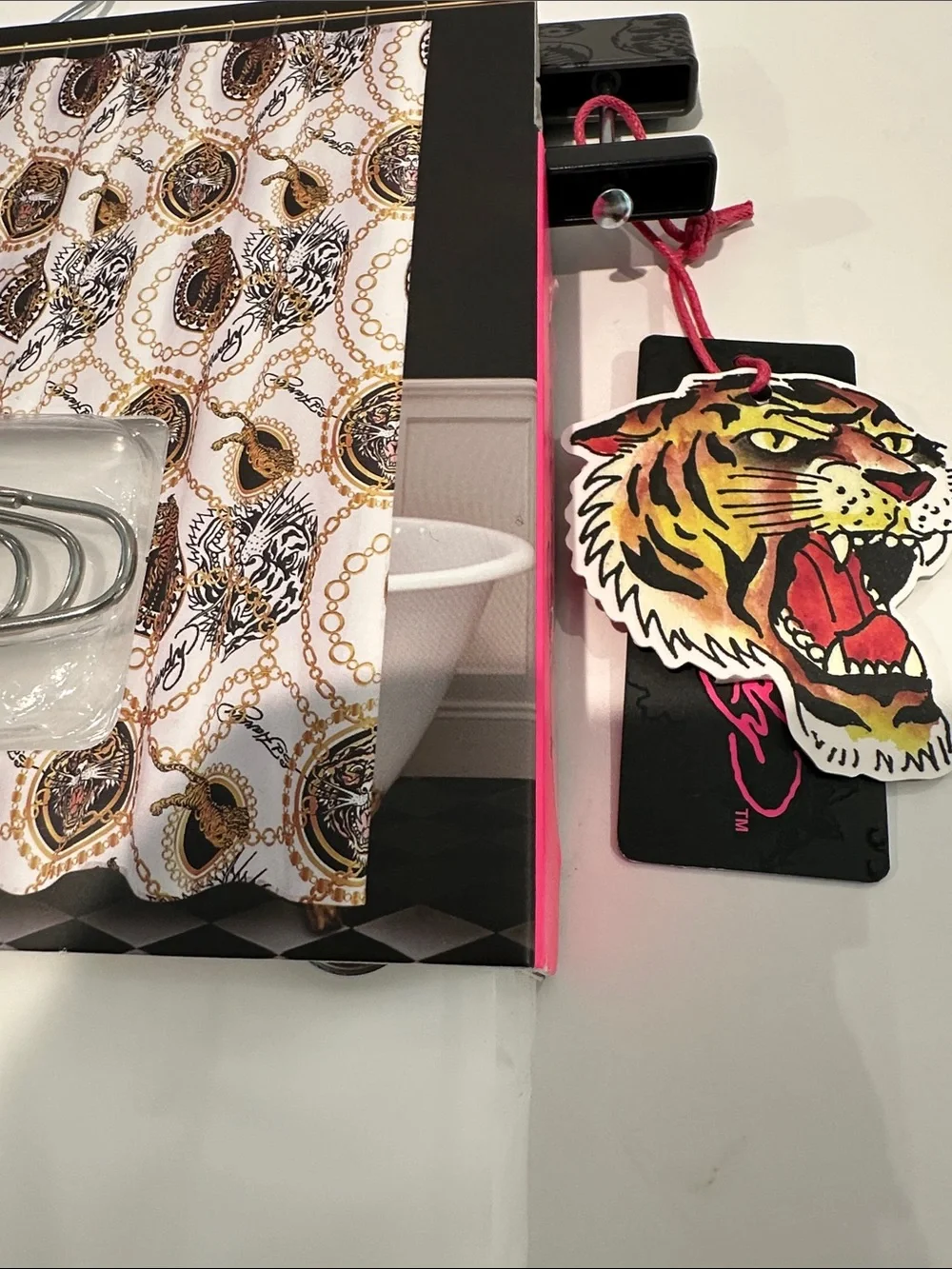 NWT Ed Hardy Tiger (14) Piece Shower Curtain Set with Fabric/Plastic.